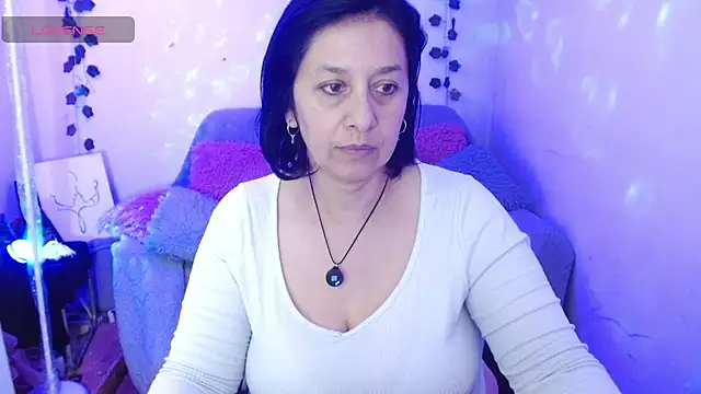 camilalatti's cam snapshot