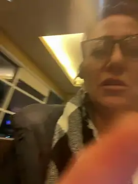 SweetandSluttyMilf's cam snapshot