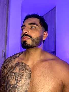 LeandroRusso live sex cam