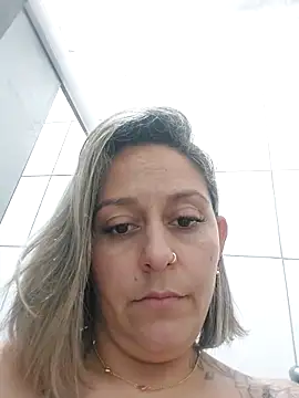 baixinhaloira's cam snapshot