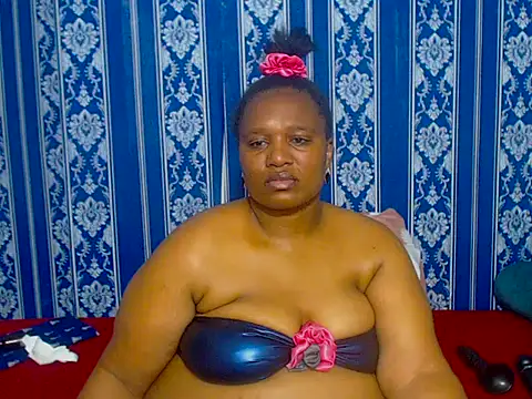 JUICEYLIPS333's cam snapshot