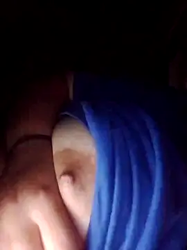 luzmelzinha's cam snapshot