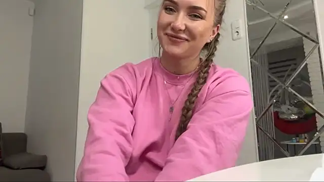 LouraStalter's cam snapshot