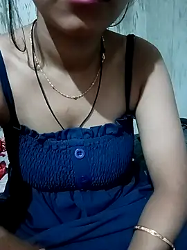 Lal_pari143's cam snapshot