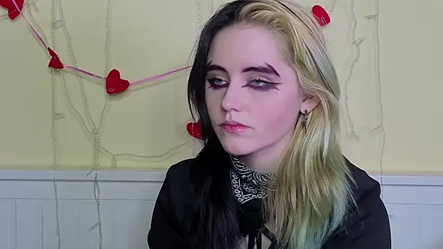 PortiaHedge's cam snapshot