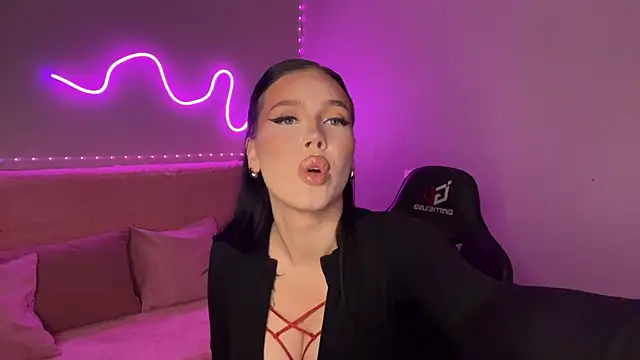 mistress_of_hearts's cam snapshot