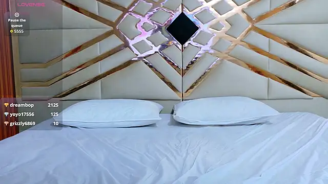 hornybarelylegalgirl's cam snapshot