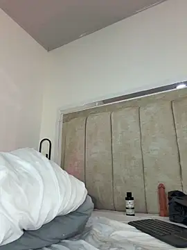 Mia_Juicyberry's cam snapshot