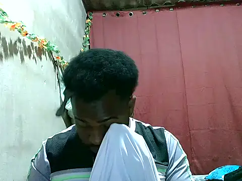 2ocmaxi's cam snapshot