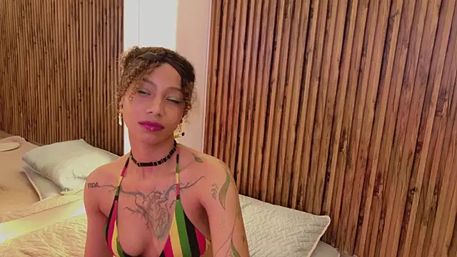 daiana_curly's cam snapshot