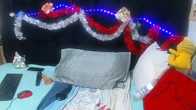 TaurusClitCake's cam snapshot