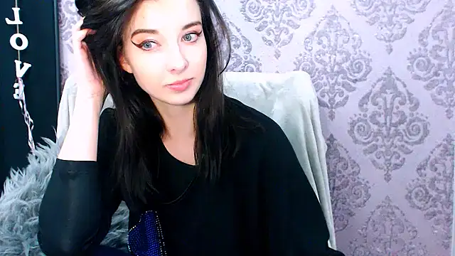 DominantLuna's cam snapshot