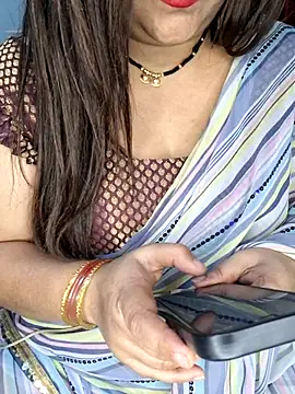 indian-hotmilfs's cam snapshot