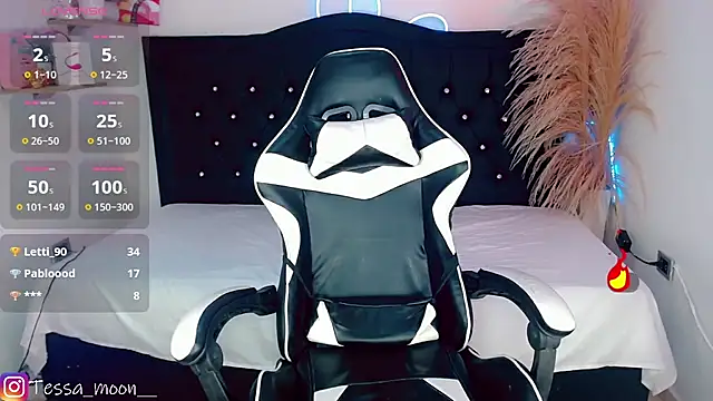 Tessa_Moon_'s cam snapshot