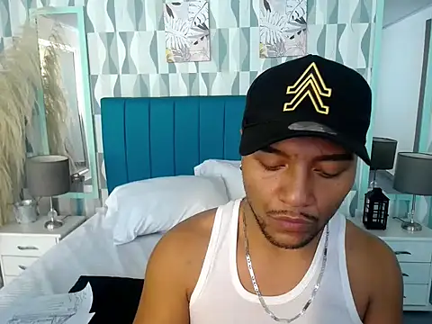 sebastian_cruz_'s cam snapshot