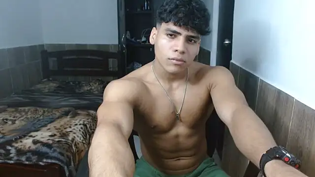 Tyler_Gold23's cam snapshot