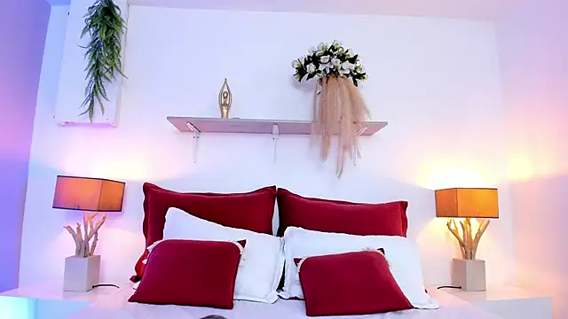 LuciaBenett_'s cam snapshot