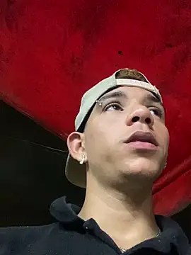 Dylams_maja's cam snapshot