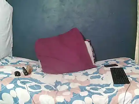 Curveywetpussiex29's cam snapshot