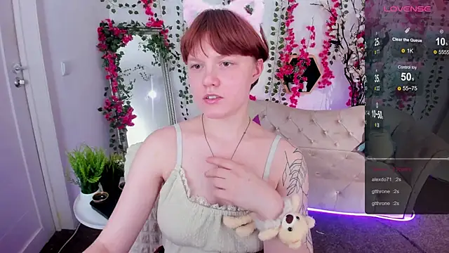 DreamyLuna's cam snapshot