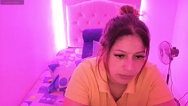 Nazlyy30's cam snapshot