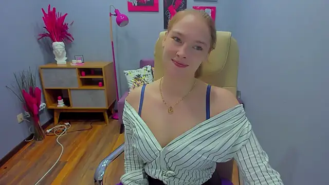 _fiona_Love's cam snapshot