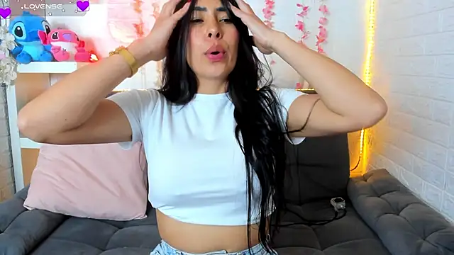 angela_black_hair's cam snapshot