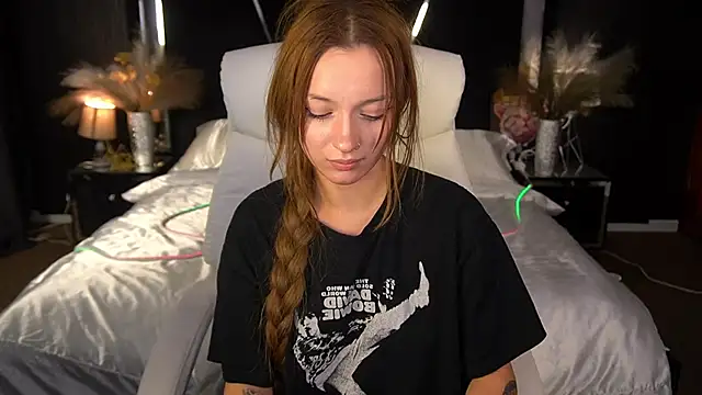 FoxyMayy's cam snapshot