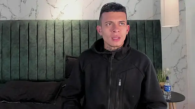 MrJustin_'s cam snapshot