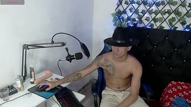 Angel_LatinGuy's cam snapshot