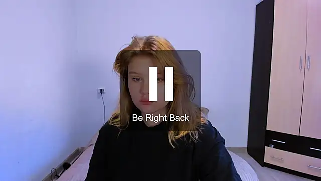 LaseyMoon's cam snapshot