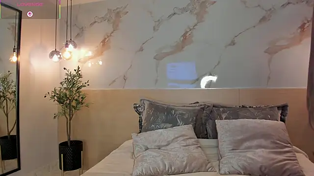 LeaThompson's cam snapshot