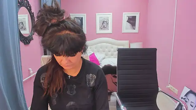 EricaAndPenelopa's cam snapshot