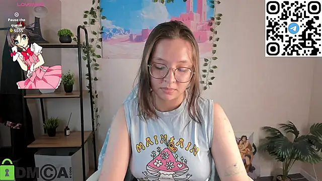 Nuura_Moore's cam snapshot