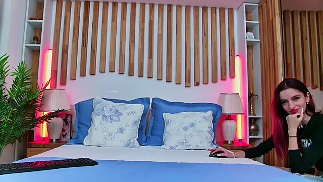 CassieFox_'s cam snapshot