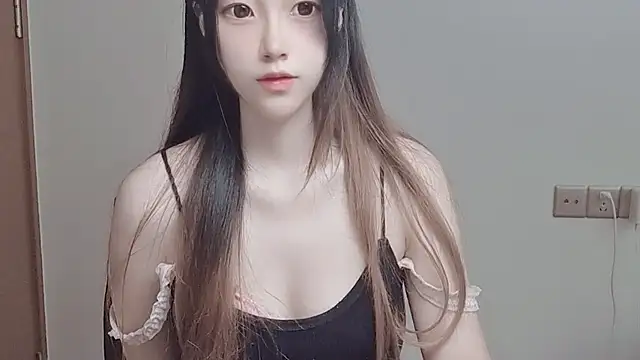 AyoHall's cam snapshot