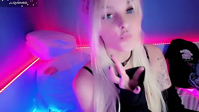 SashaRock's cam snapshot