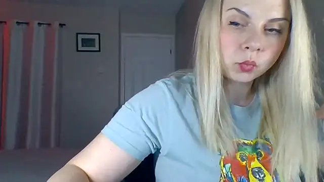 HappyIva's cam snapshot