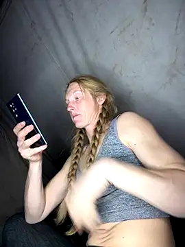 GoldenFlameGoddess's cam snapshot