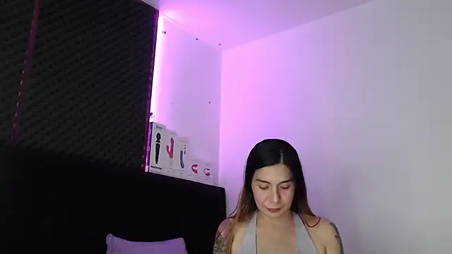 karlamoon23's cam snapshot