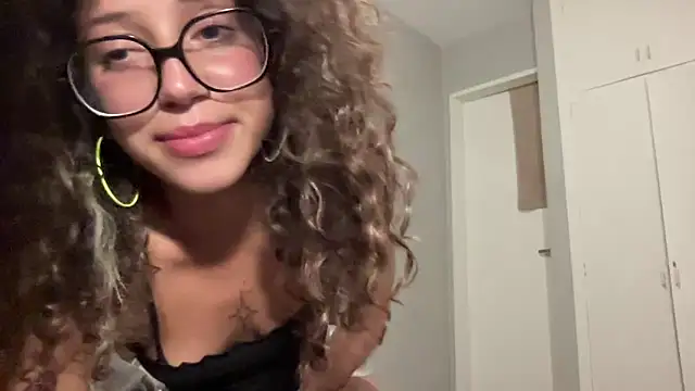 absoluthorrorfield live sex cam