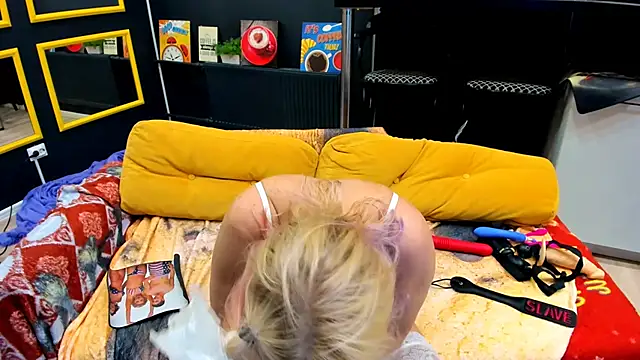 FlirtyMary's cam snapshot