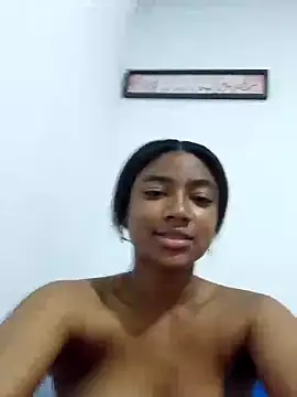 Bella-2005's cam snapshot