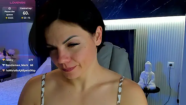 Maya_Levin's cam snapshot