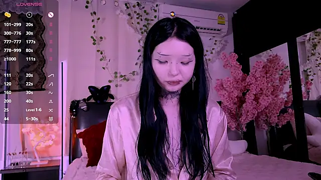 Lein_Bone live sex cam