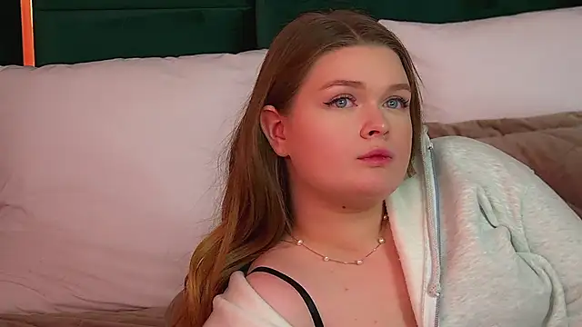 CrystalLyons's cam snapshot