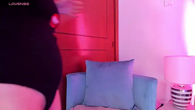 _valeria_saenz_'s cam snapshot