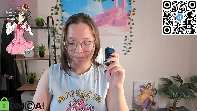 Nuura_Moore's cam snapshot