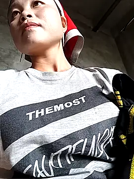 clara-cute's cam snapshot