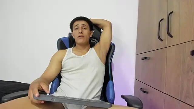 dorman_boy's cam snapshot